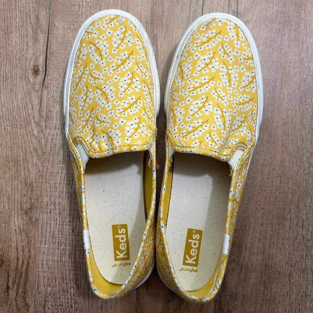 Keds Yellow Floral Slip-On Sneakers | Size 9.5